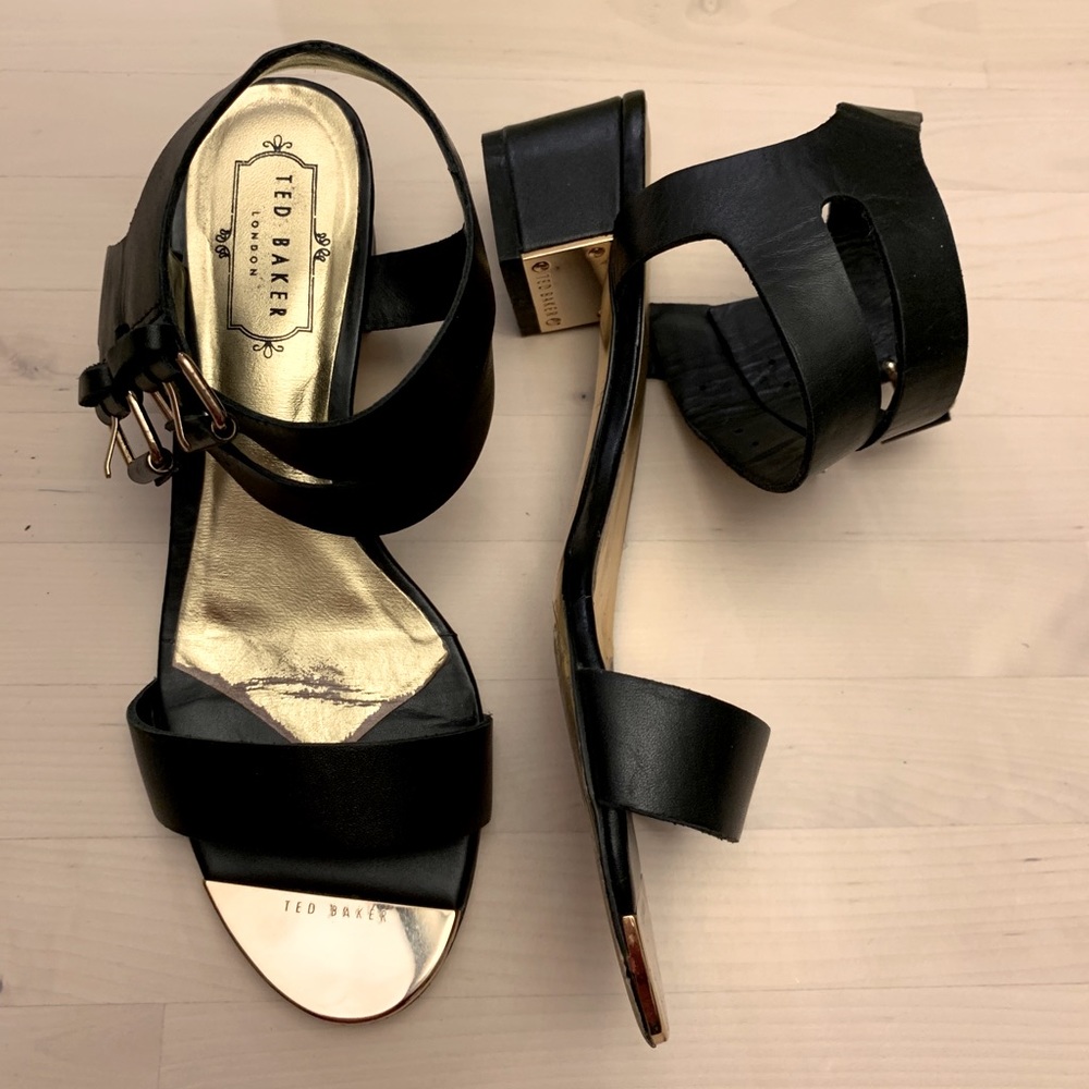 ❌SOLD❌Ted Baker, Dressa leather sandal